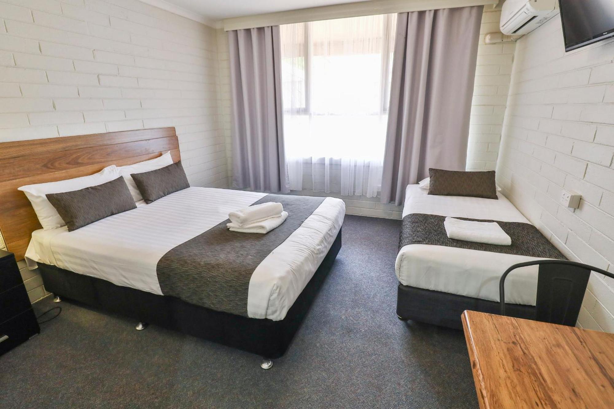 Robinvale Bridge Motel Bagian luar foto