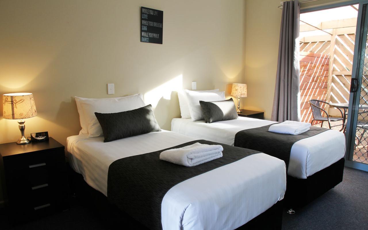 Robinvale Bridge Motel Bagian luar foto