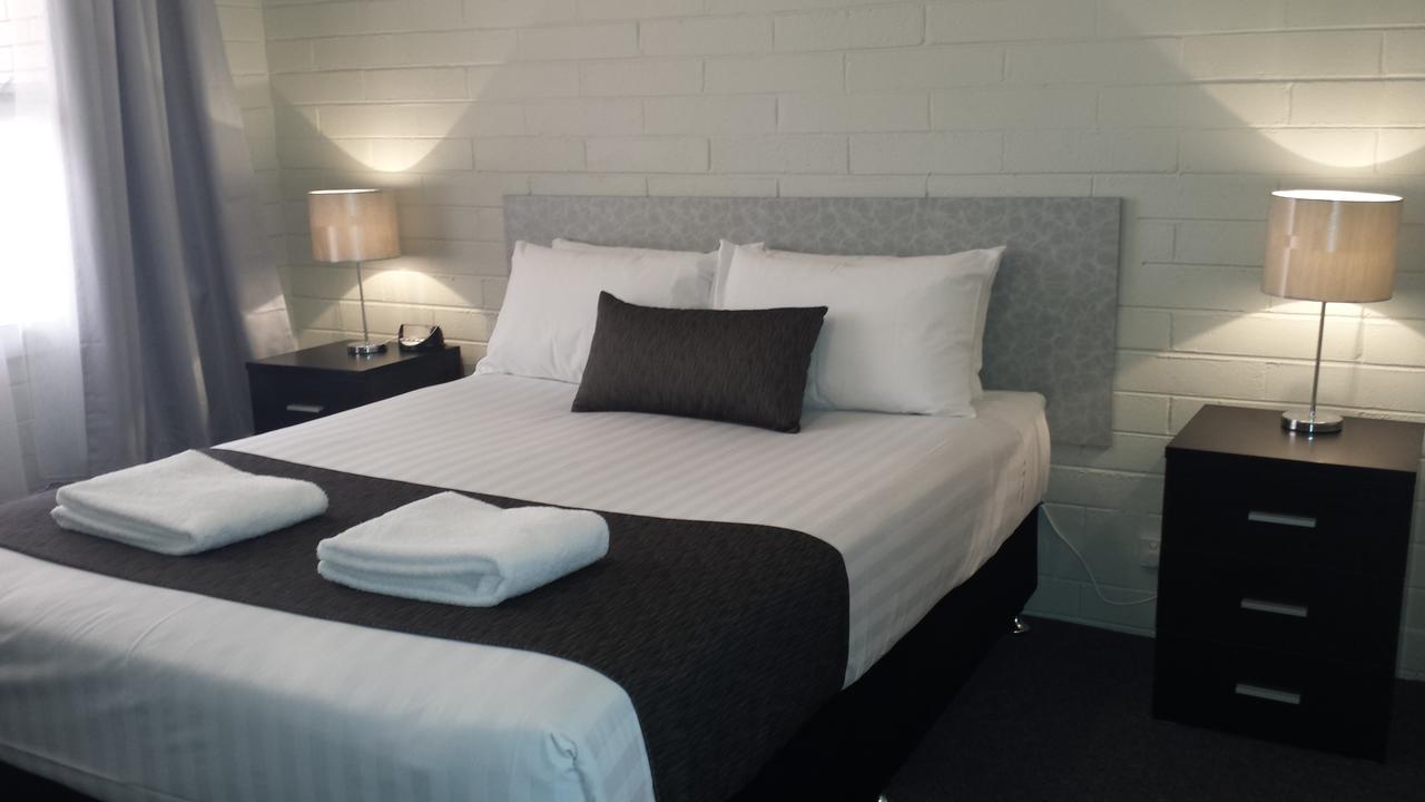 Robinvale Bridge Motel Bagian luar foto